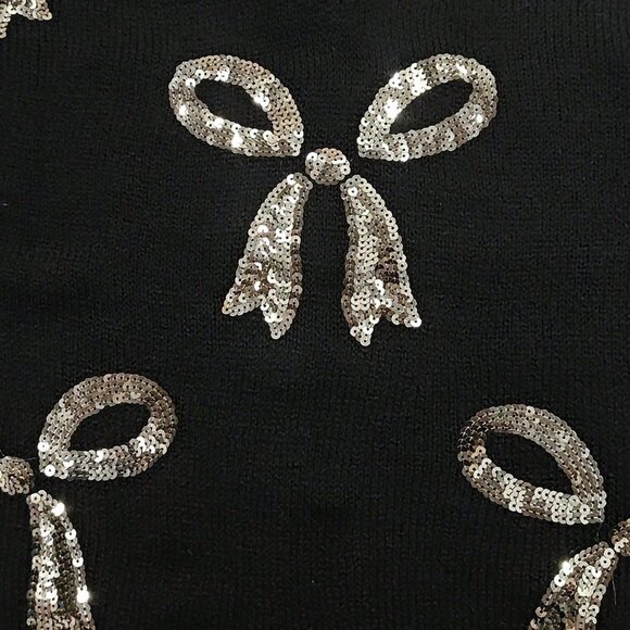 Black Casual Women's Plus Size V-Neck Sweater with Bowknot Sequin Embroidery - Picture 7 of 7